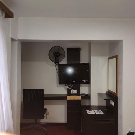 常青酒店 Woluwe-Saint-Lambert 外观 照片