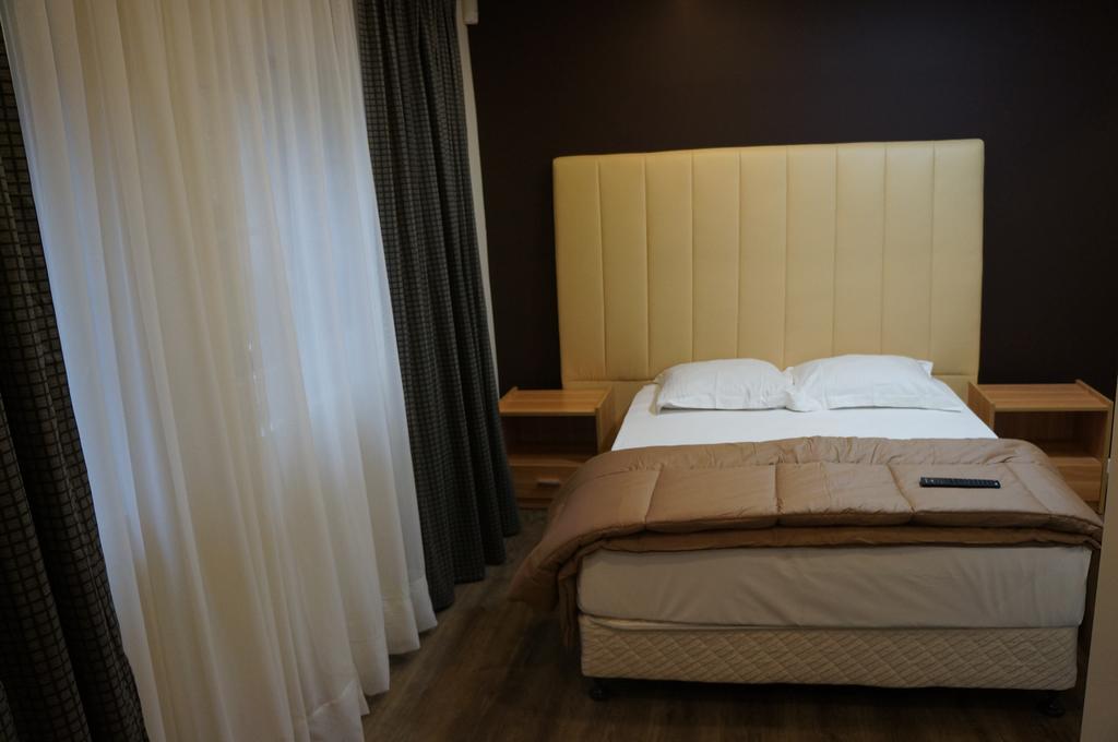 常青酒店 Woluwe-Saint-Lambert 外观 照片